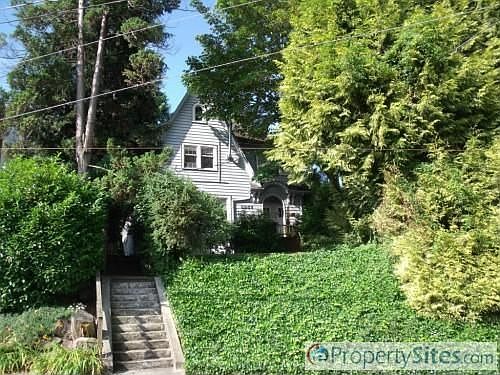 2nd image of 3257 Fuhrman Ave E