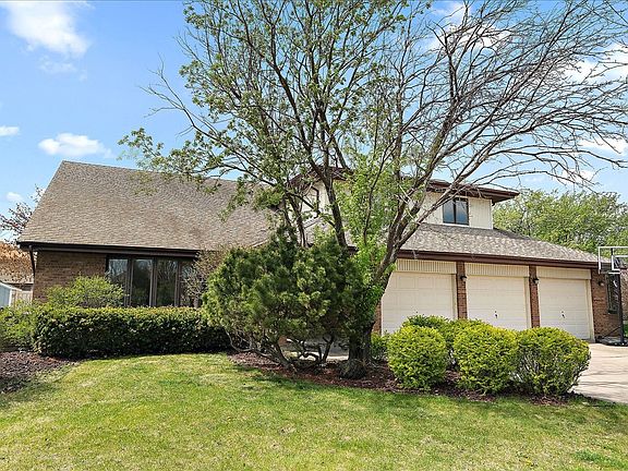 2nd image of 17752 Lilac Ln