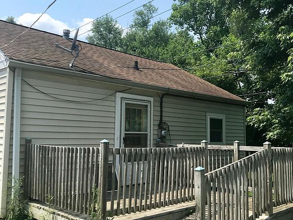 2nd image of 2217 Saint Paul St