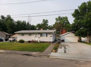 121 Maple Ave, Glendive, MT 59330