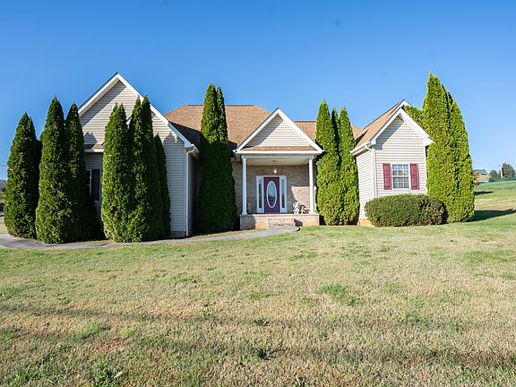 2nd image of 3105 Blueberry Dr
