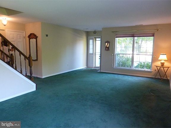 3rd image of 101 Evergreen Ct