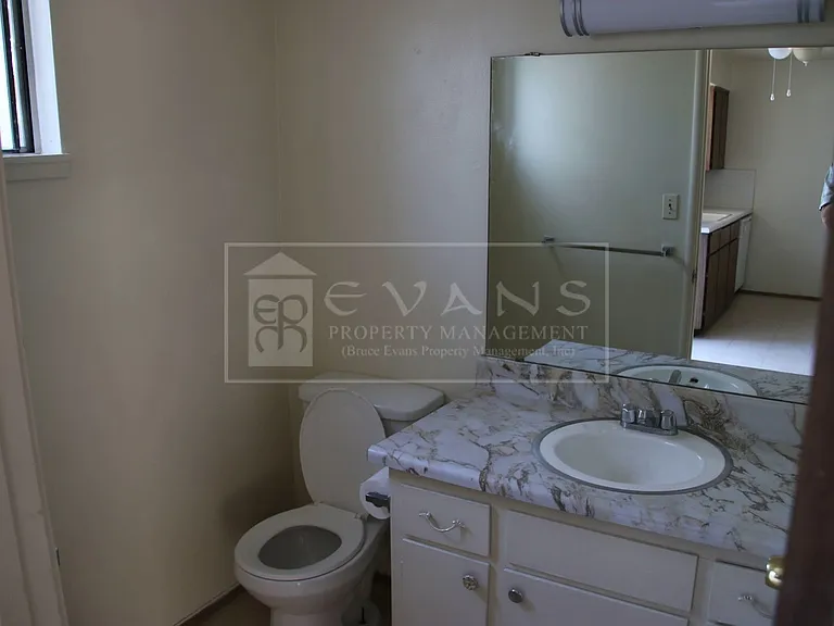 515 S Demaree St — Photo 6