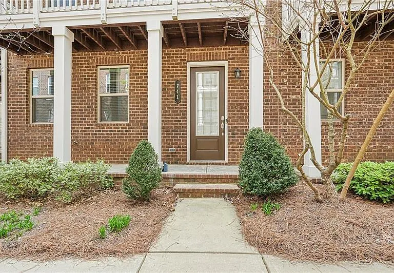 741 Topsail Ln — Photo 3