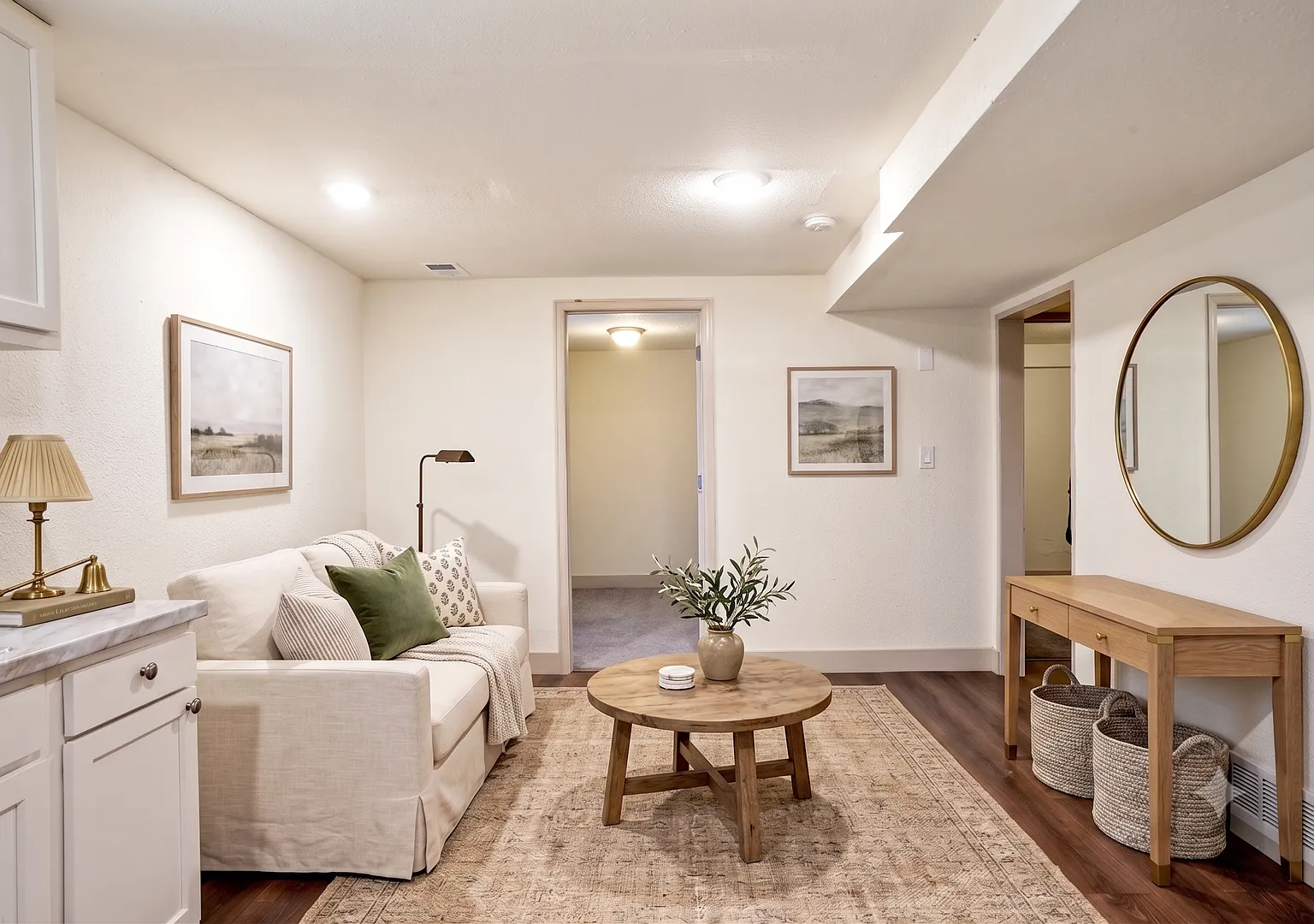 982 S Sheridan Blvd #6 | 1 Month Free & Tv Special - Renovated 2br/1ba With A/C! — Photo 3