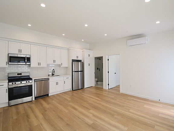 3rd image of 777 N Brand Blvd #9