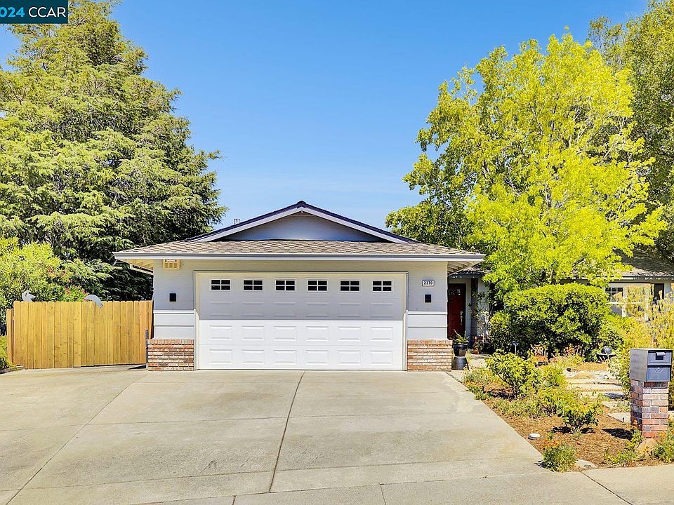 1st image of 2370 Peachtree Cir