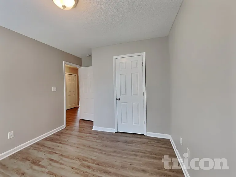2112 McKinnon Dr — Photo 15