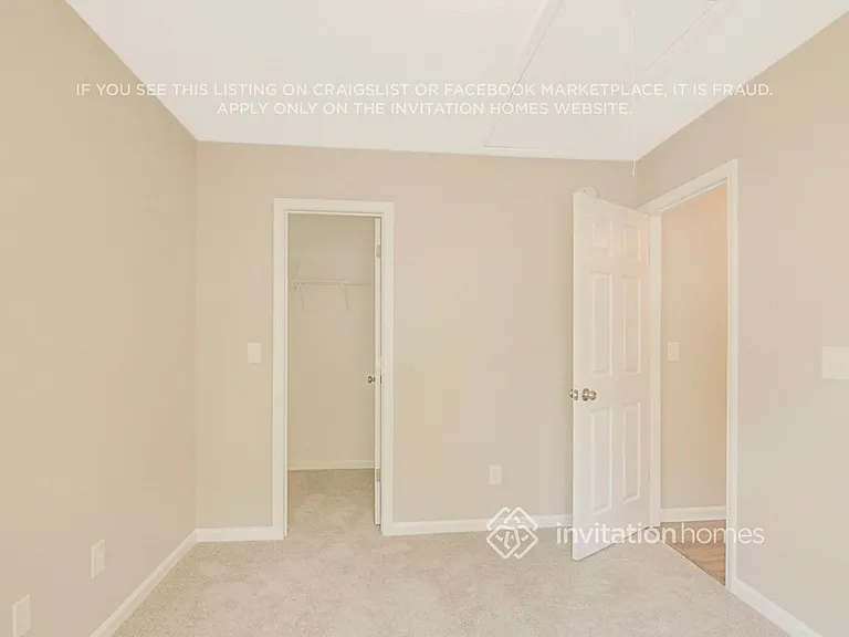 120 Pebblestone Dr — Photo 2