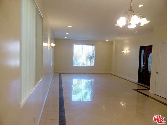 5th image of 1029 S Sherbourne Dr #1