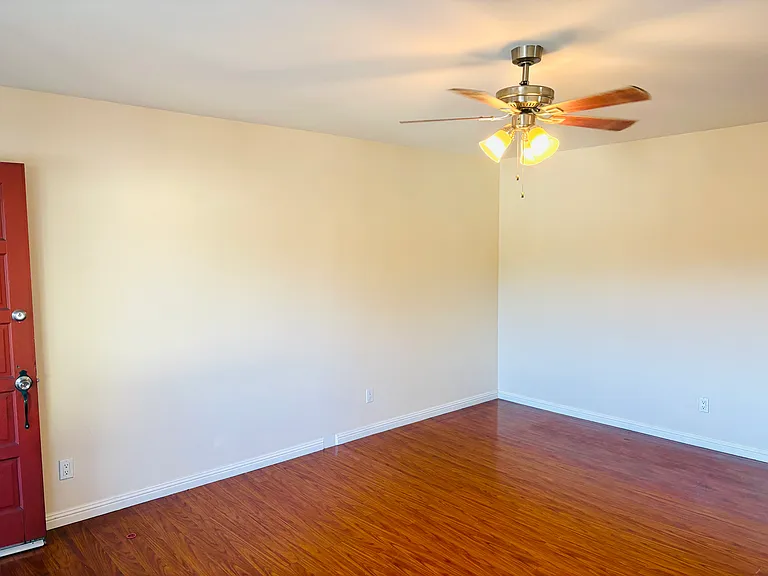 2852 Rosanna St #3 — Photo 15