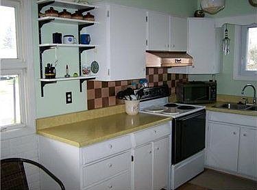 2nd image of 1575 W 42nd St
