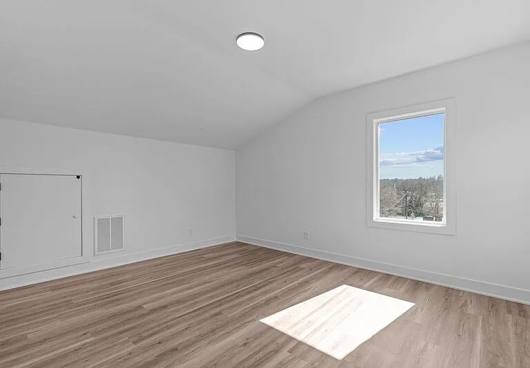 1316 E Lenoir St — Photo 31
