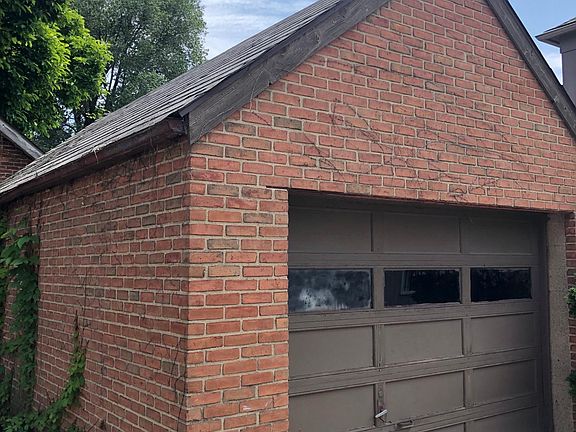 Private Garage for offstreet parking