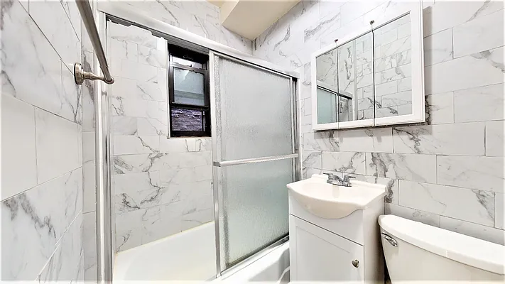 Rented by Bond New York | media 7