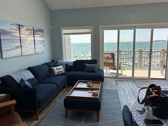 Main floor, outdoor balcony. Noise insulation between units is whisper-quiet.