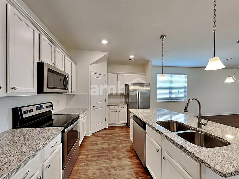 5068 Trailwater Dr — Photo 4