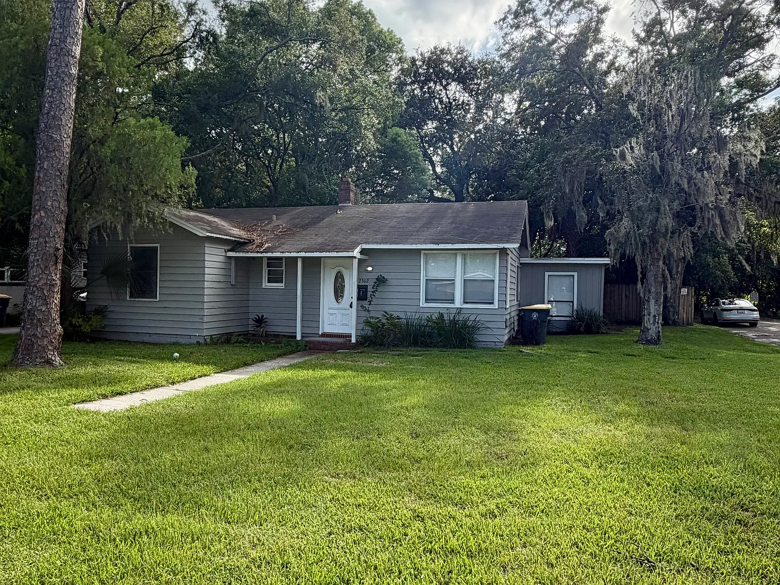 3 bed, 1100 sqft, $1,600 — Photo 1