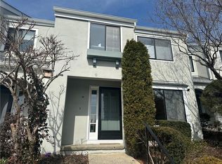 9 Wildwood Rd, Katonah, NY 10536