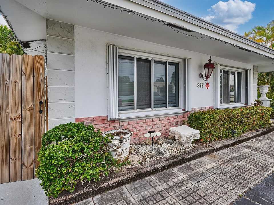 1st image of 317 SE 12th Ave #1-3