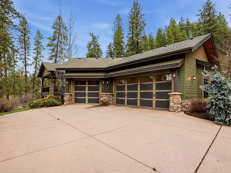 7310 E Hatch Rd — Photo 3