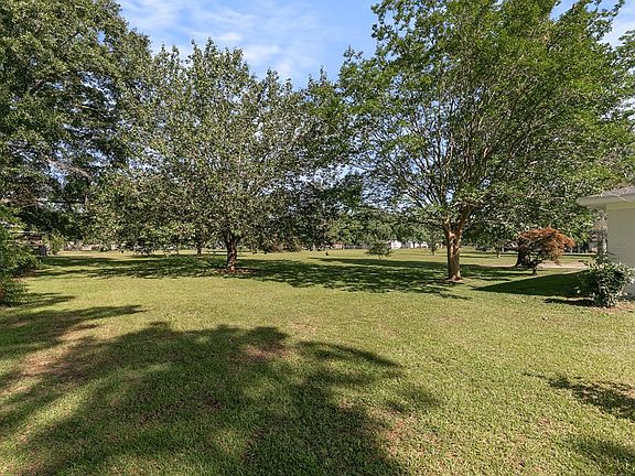 2nd image of 632 Ashley Cir
