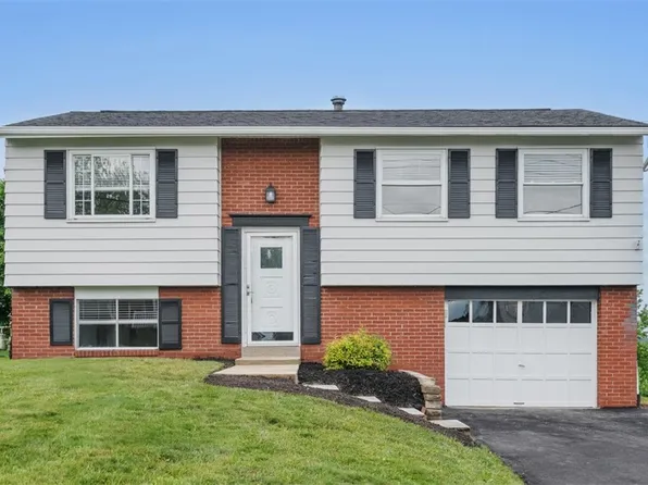 202 Win Ridge Dr, Coraopolis, PA 15108