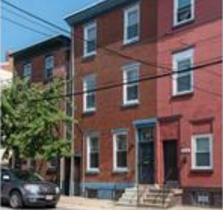 1st image of 915 N 6th St