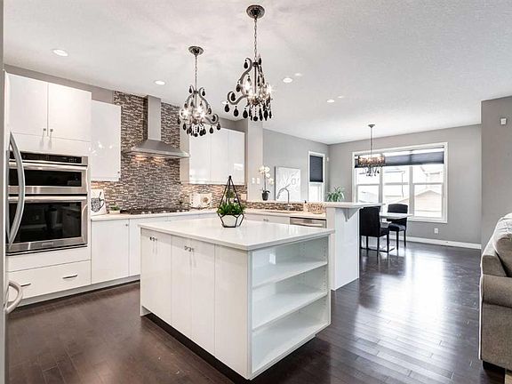 4th image of 33 NE Evansglen Dr NW