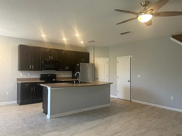 503 Walnut Dr — Photo 8