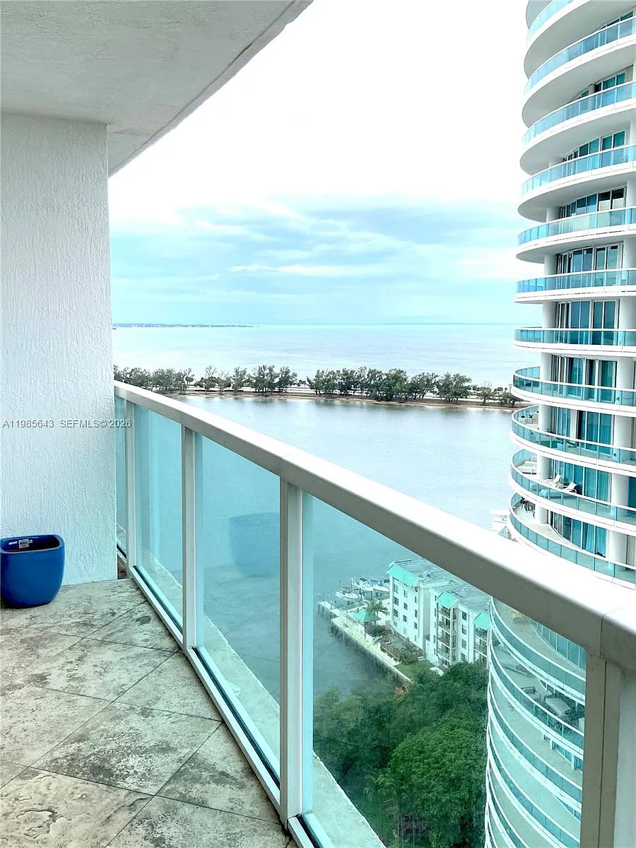 Building Photo - 2101 Brickell Ave #2210