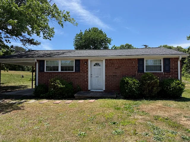143 Turlington Dr — Photo 1