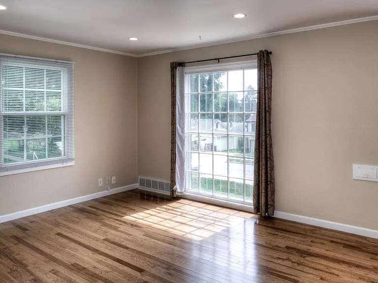 4916 Hickory St — Photo 5