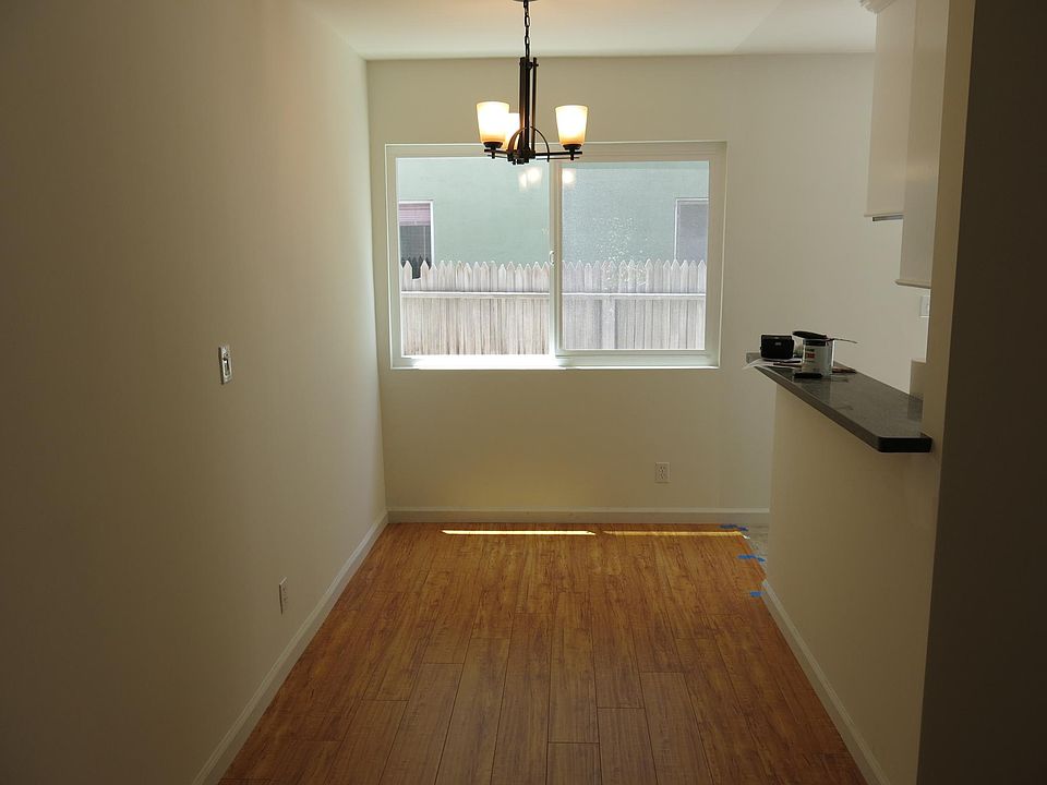 Dining room.
