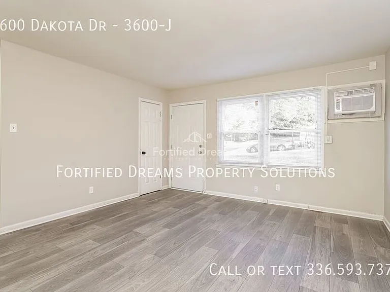 3600 Dakota Dr #J — Photo 5