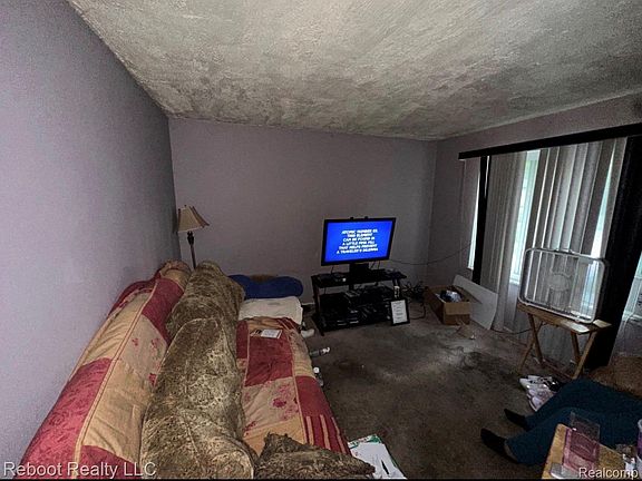 5th image of 1312 Dillon St