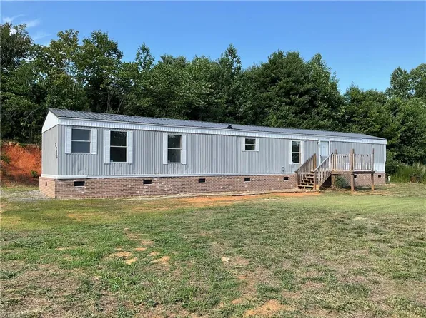 2738 Old Mountain Rd, Trinity, NC 27370