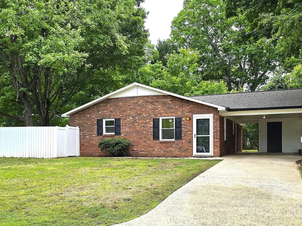 11 N 10th Ave, Maiden, NC 28650