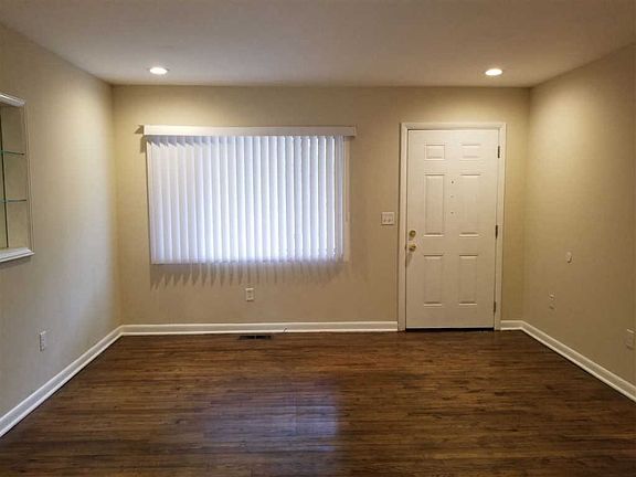 4th image of 2719 McArthur St