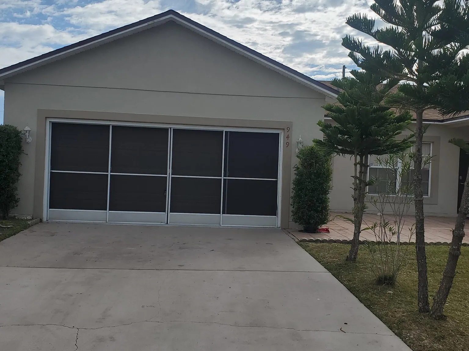 4 bed, 1770 sqft, $2,200 — Photo 2