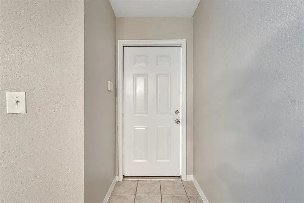 2 bed, 2.0 bath, 1003 sqft, $1,900 — Photo 4