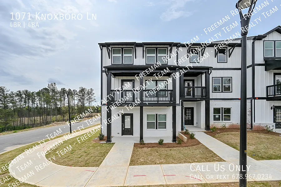 1071 Knoxboro Ln