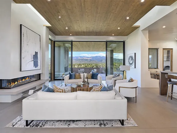 3295 Monte Sereno Dr, Santa Fe, NM 87506