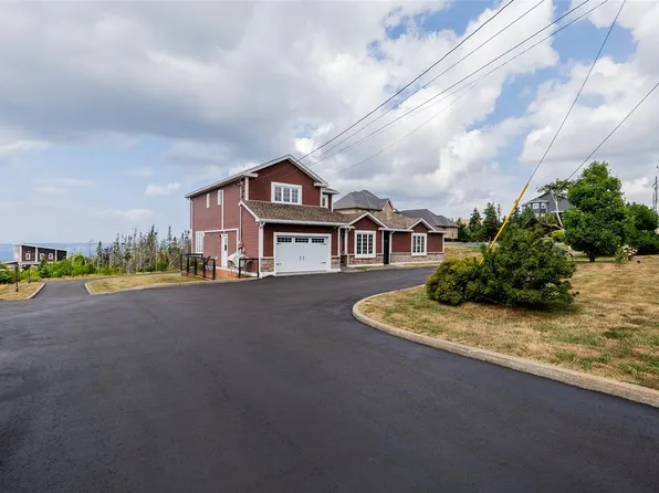 15 Everest Street, Paradise, NL A1L0B7