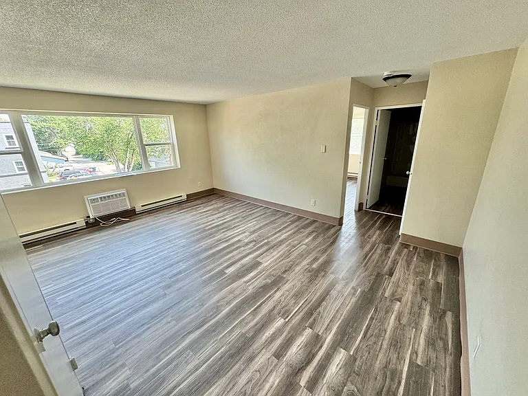 10 9th Ave NE #10 — Photo 15