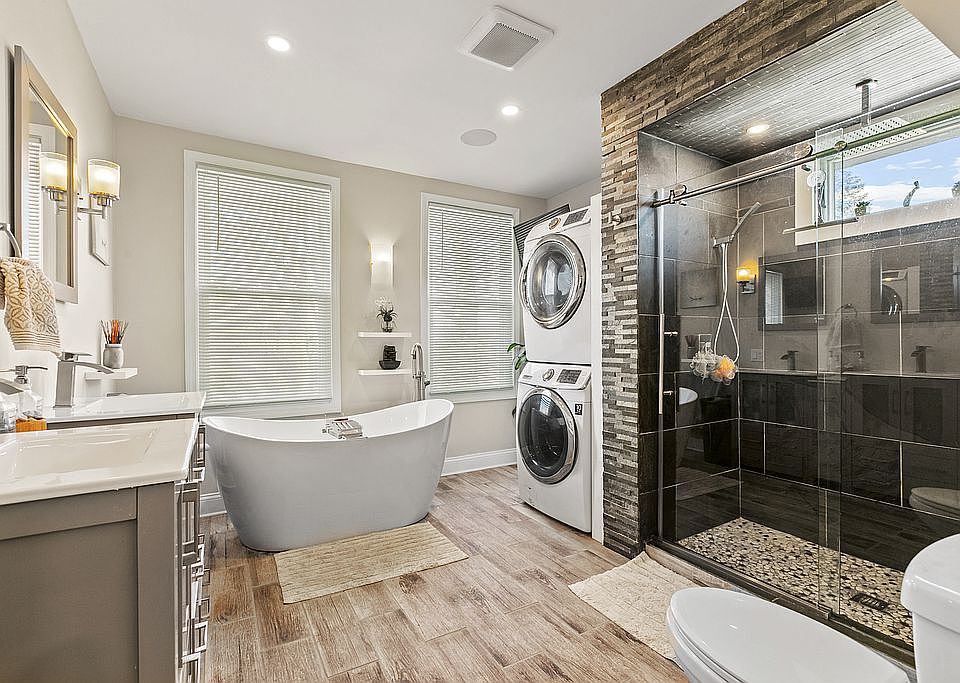 1st image of 588 Beech St Floor 2