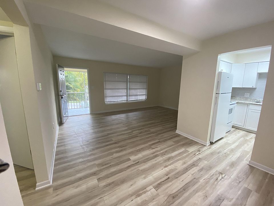 1st image of 713 Lembo Cir Unit 4