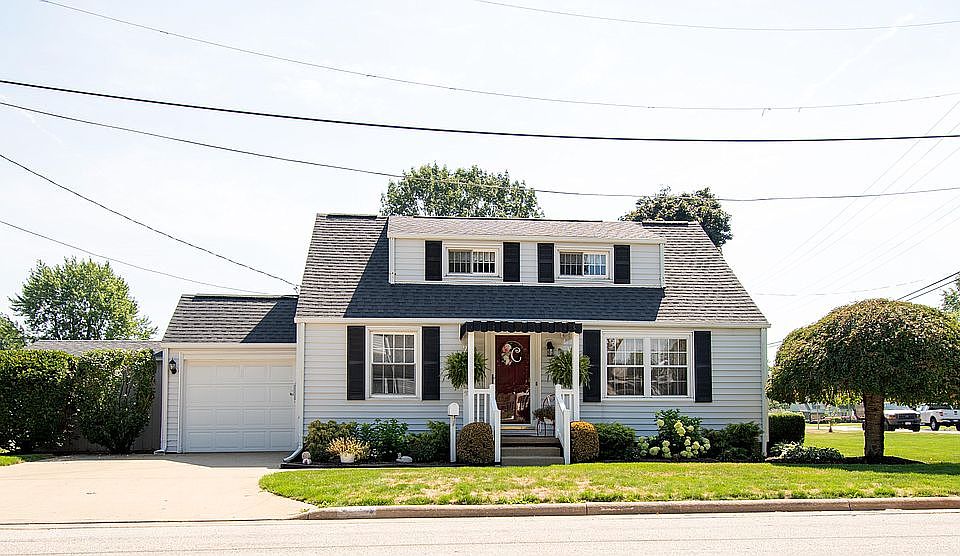 Beautiful home in N Canton.