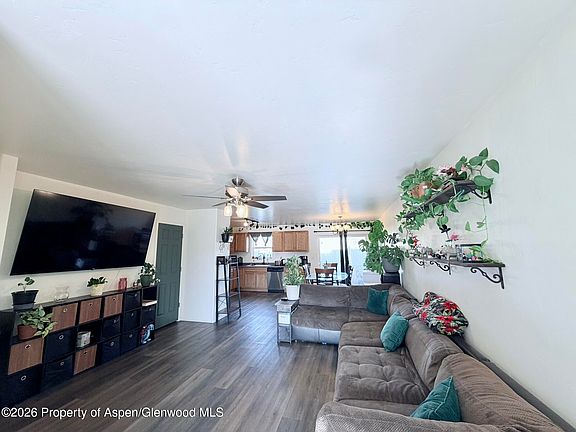 3rd image of 2523 Meadow Cir