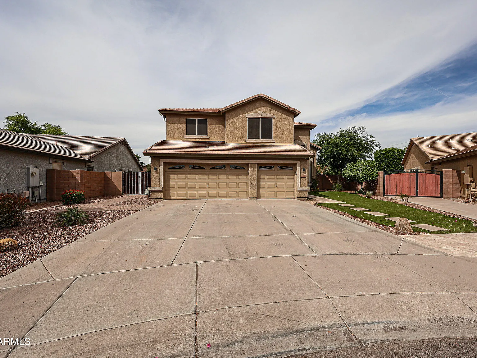 5 bed, 3.0 bath, 2689 sqft, $3,500 — Photo 2